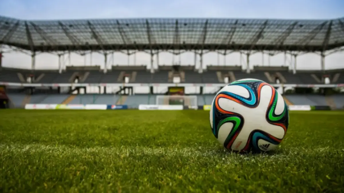 Sepak Bola Malam Ini