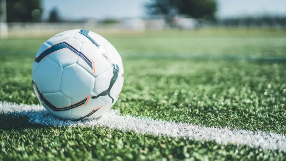 Sepak Bola Malam Ini