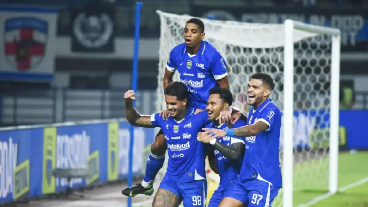 Sepak Bola Malam Ini