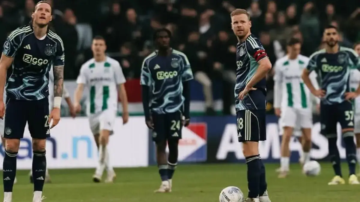 Ajax Tumbang di Markas Lawan! Groningen Bungkam Tim Maarten Paes dengan Skor 3-1 Ajax Tumbang di Markas Lawan!