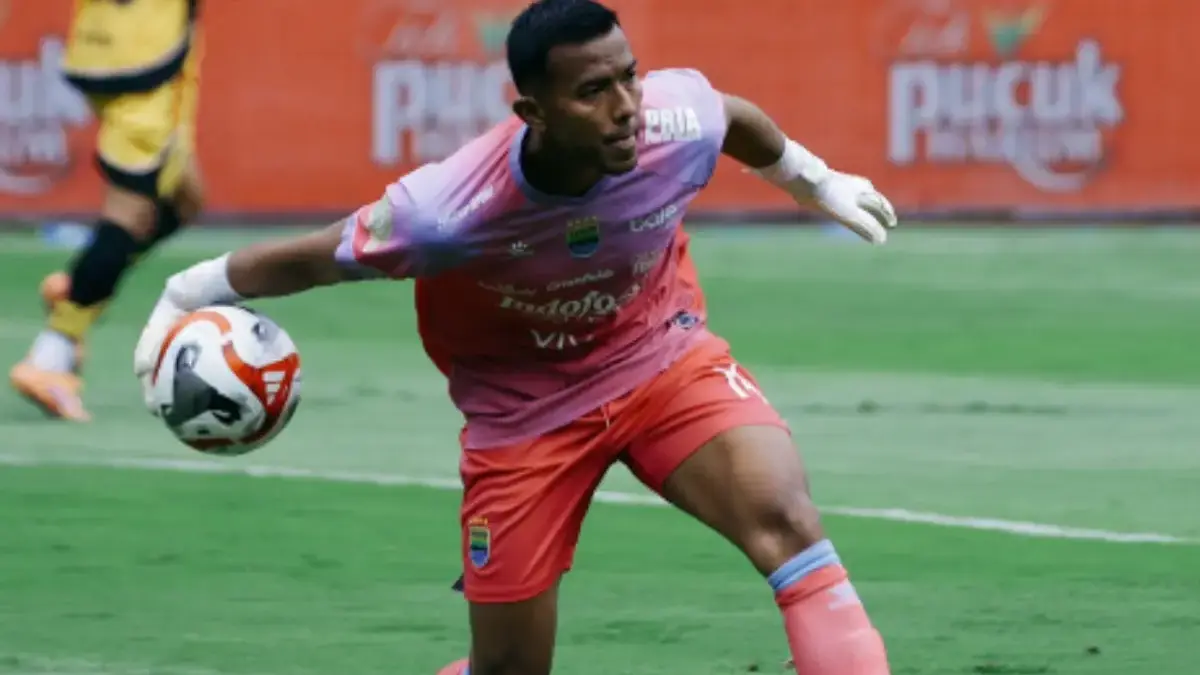 Bikin Geleng-geleng! Kiper Persib Teja Paku Alam Tampil Gacor, Tapi Tak Masuk Skuad Timnas Indonesia Teja Paku Alam
