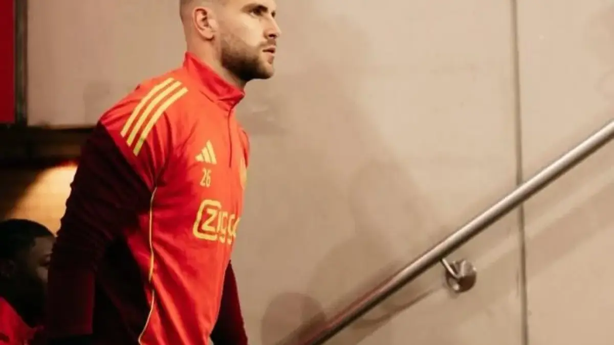 Pelatih Baru Ajax Datang, Posisi Maarten Paes di Bawah Mistar Diprediksi Tetap Aman Maarten Paes