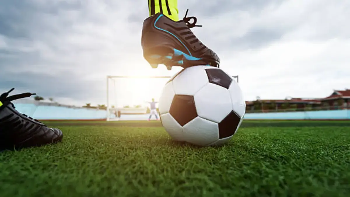 Sepak Bola Malam Ini