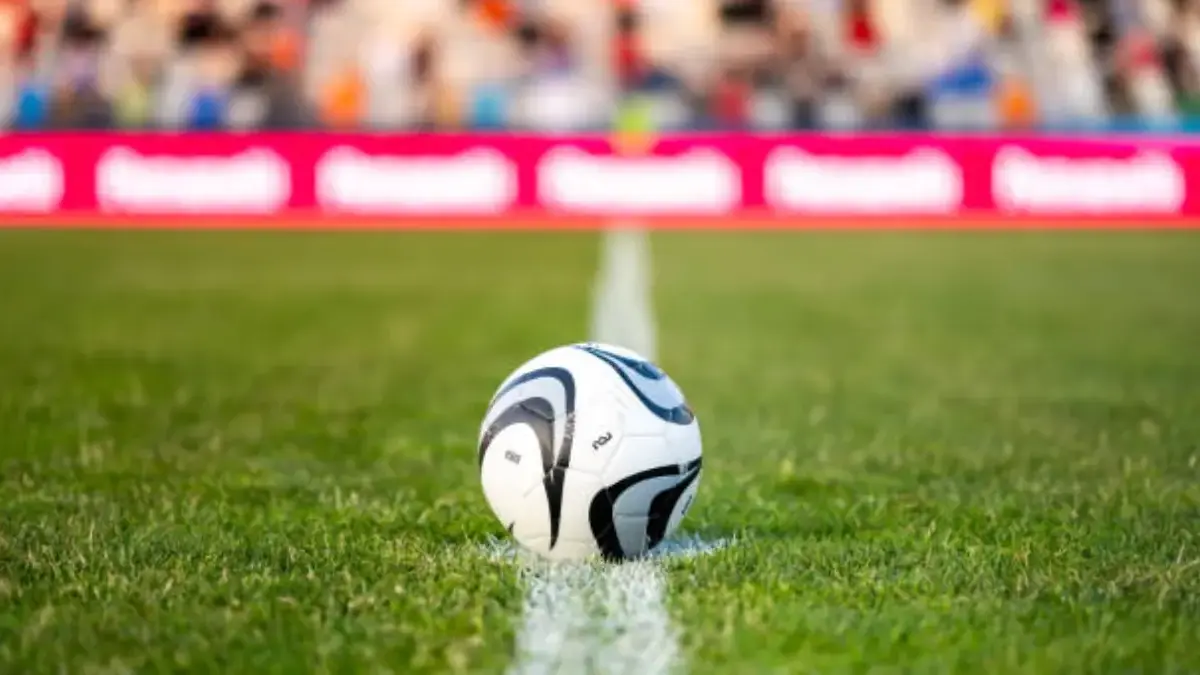 Sepak Bola Malam Ini