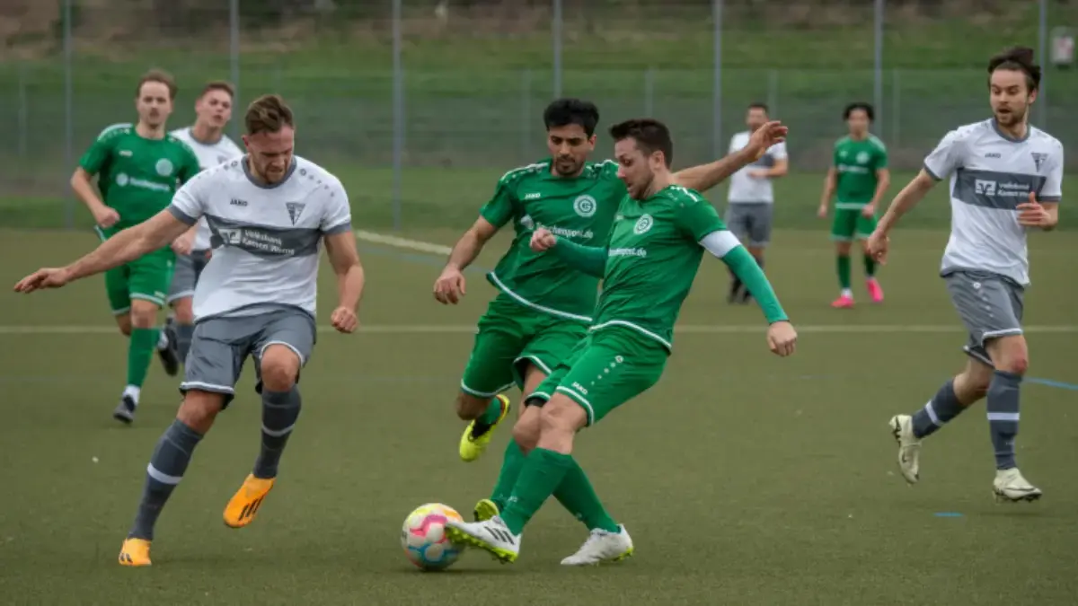 Sepak Bola Malam Ini