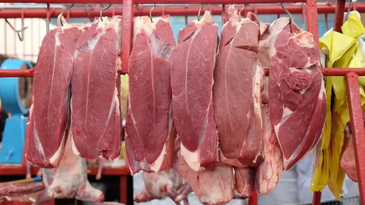Daging Sapi Kian Mahal Tembus 140 Ribu Per Kilo Gram, UMKM Tertekan, Konsumen Ikut Terdampak Daging Sapi Tembus 140 Ribu Per Kilo Gram