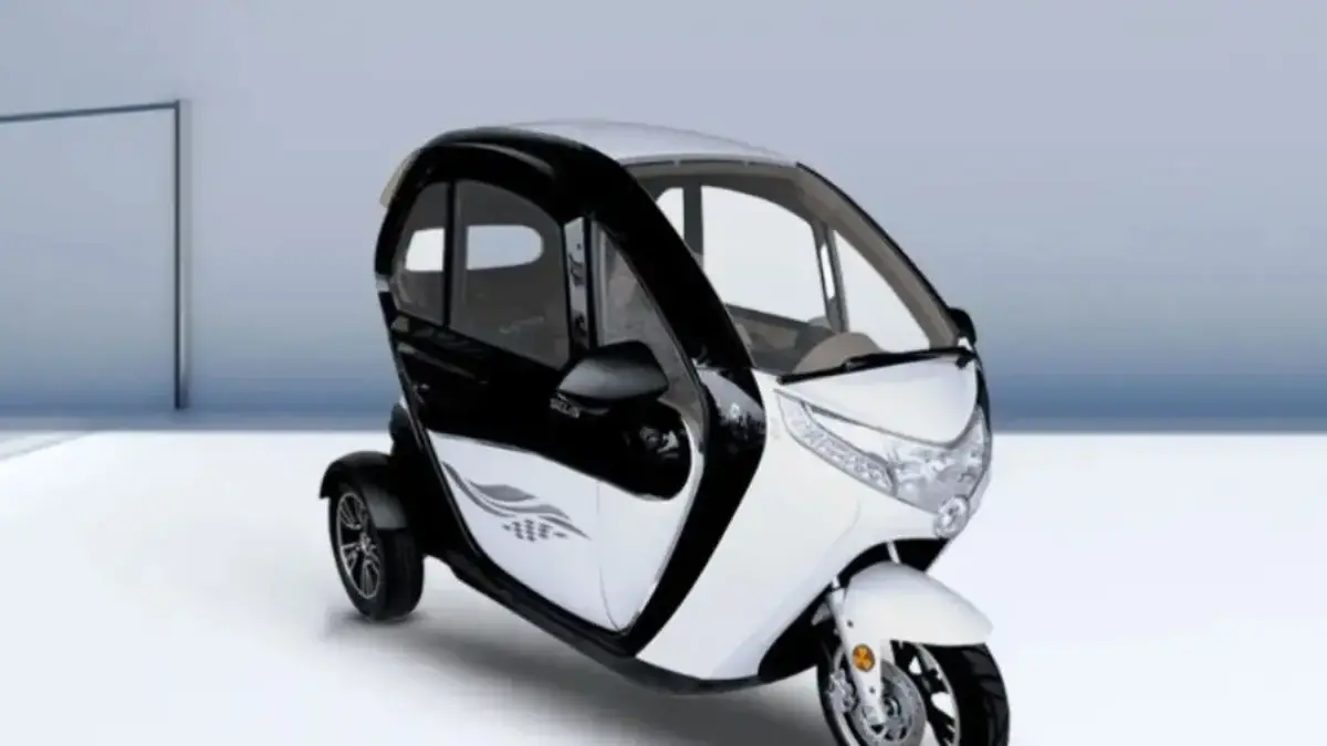 Desain Unik Motor Listrik Selis Bikin Pengendara Tetap Aman dari Hujan dan Panas Motor Listrik