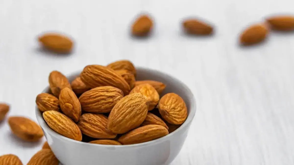 Bukan Sekadar Camilan Enak, Kacang Almond Ternyata Jadi Senjata Ampuh Turunkan Berat Badan Kacang