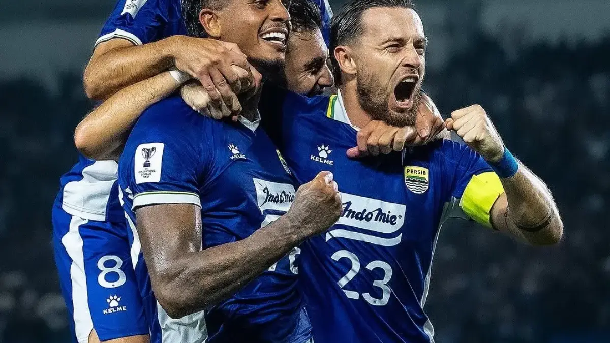 Persib Bandung Semakin Dekat ke Gelar, Tinggal Butuh Tambahan Poin Krusial Foto Pemain Persib