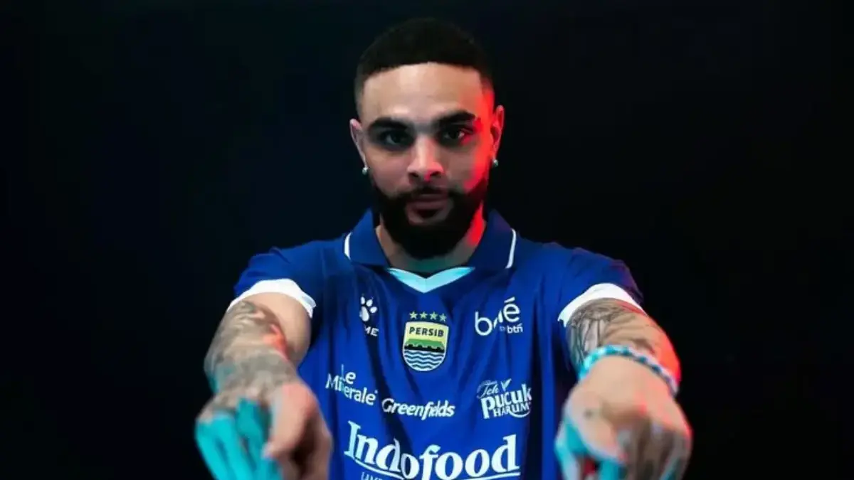 Fakta Layvin Kurzawa Bersama Persib di BRI Liga 1: Datang dengan Nama Besar, Tapi Perannya Masih Terbatas Fakta Layvin Kurzawa Bersama Persib di BRI Liga 1