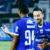 Persib vs Semen Padang