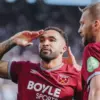 Bermain di hadapan pendukung sendiri, The Hammers menutup pertandingan dengan skor 2-1