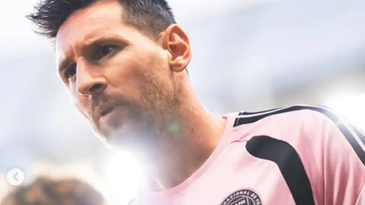 Inter Miami dengan New England Revolution dalam duel yang berakhir imbang 1-1.