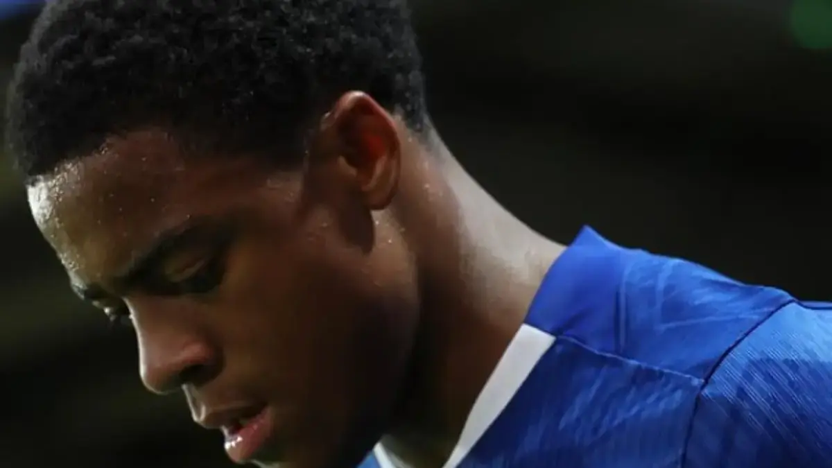 Pertandingan ini menjadi sorotan karena menjadi laga pertama The Blues setelah pergantian pelatih.