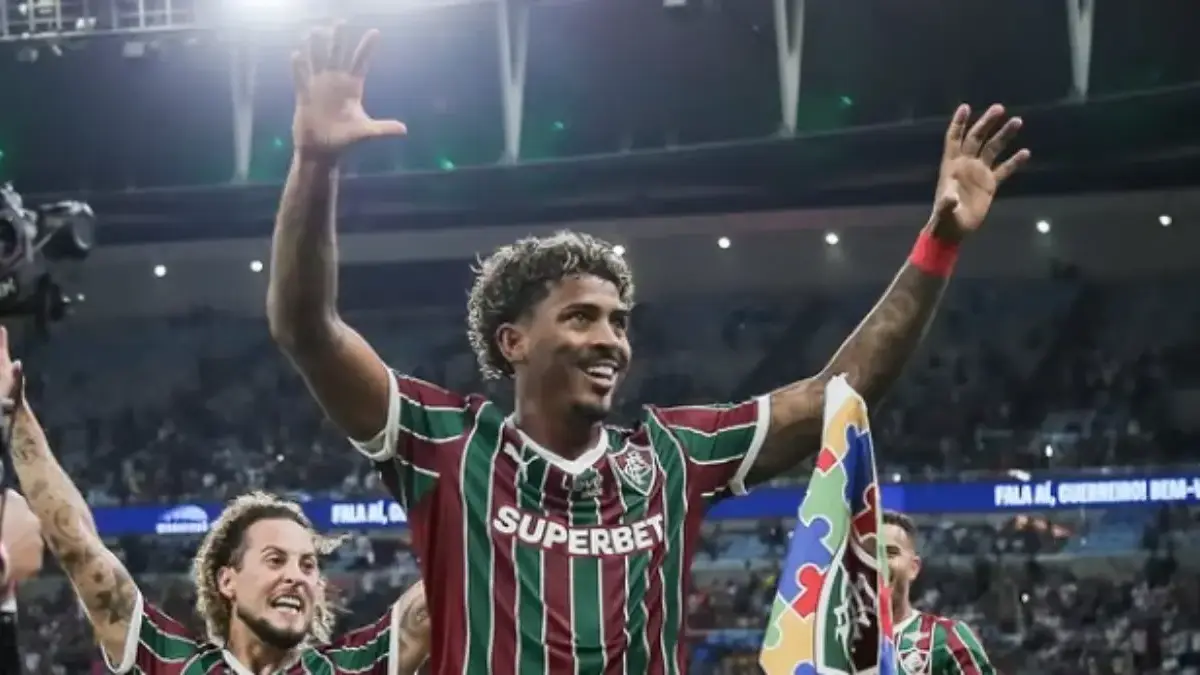 Fluminense berhasil mengamankan tiga poin penting usai membungkam Chapecoense dengan skor 2–1.