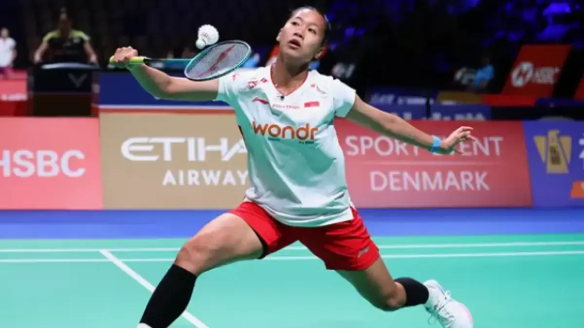 Keunggulan sementara 1-0 diraih Indonesia berkat kemenangan meyakinkan dari Putri Kusuma Wardani.