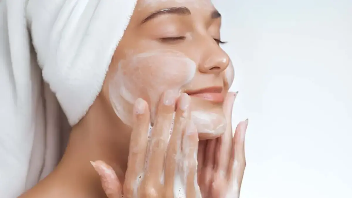 5 Sabun Cuci Muka yang Bagus untuk Memutihkan Kulit Wajah di Indomaret