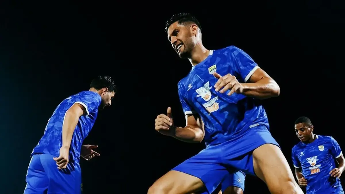 Bhayangkara FC vs Persib Bandung