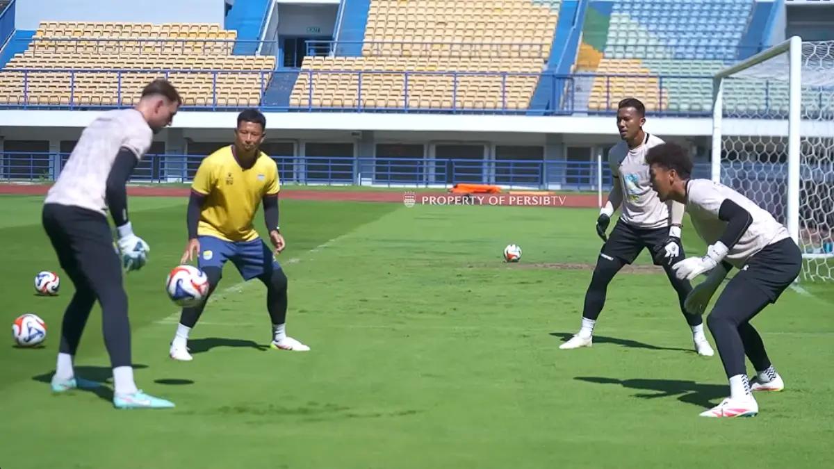Persiapan Persib Bandung jelang laga melawan Semen Padang di Liga Super 2026.
