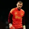 Maarten Paes menjaga gawang Ajax Amsterdam saat melawan FC Twente di Liga Belanda