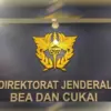 Media sosial Threads ramai membahas unggahan seorang netizen yang menuding ada oknum Bea Cukai.