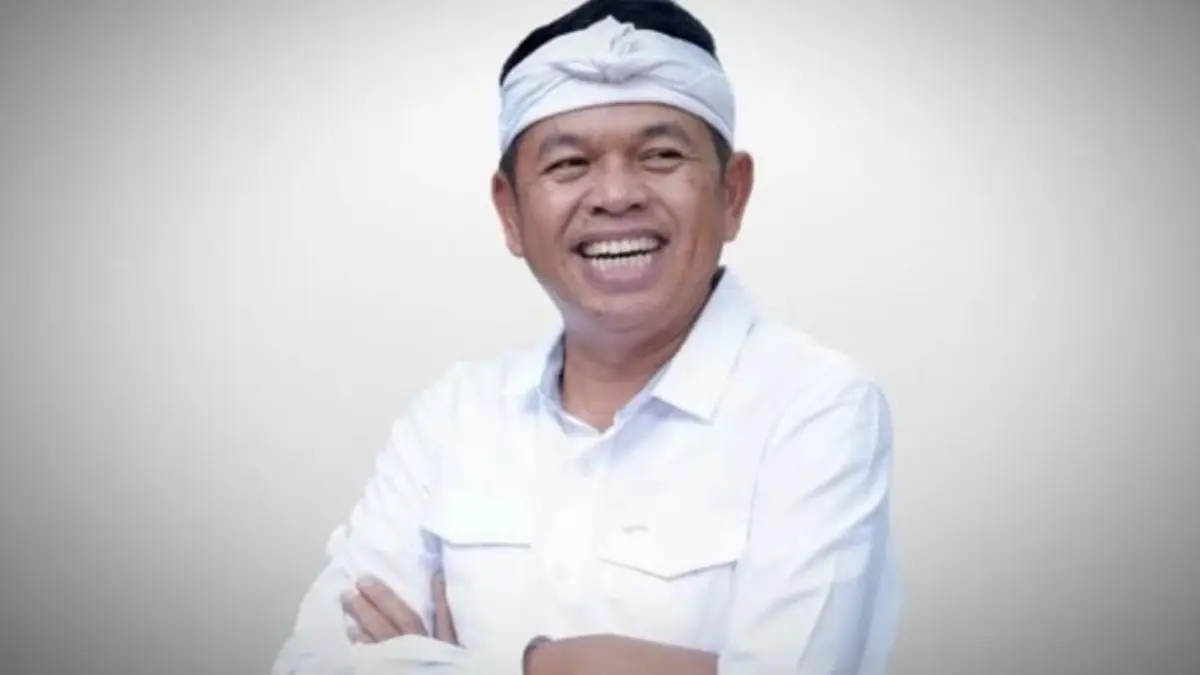 Dedi Mulyadi Siapkan Bonus untuk Persib Jika Juara Liga 1, Bobotoh Diminta Tetap Tenang Dedi Mulyadi menyiapkan bonus khusus untuk Persib Bandung apabila berhasil menjuarai Liga 1 Indonesia.