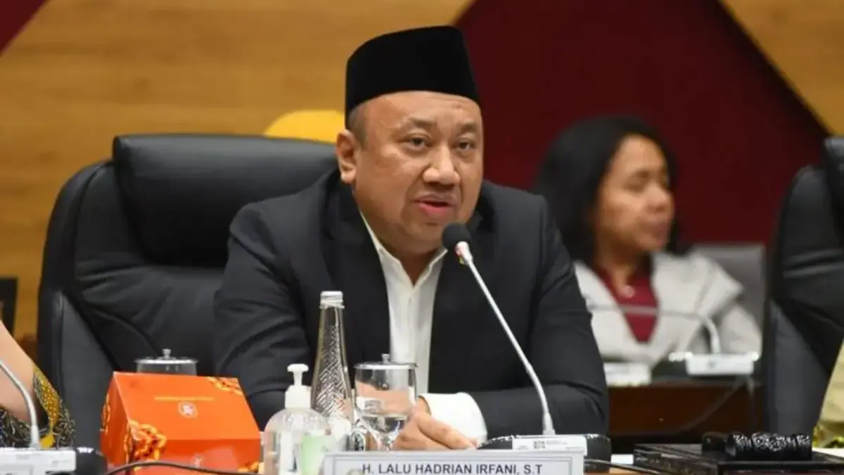 Usulan Pengangkatan Guru Jadi PNS Mencuat, DPR Soroti Ketimpangan Status Tenaga Pendidik Lalu Hadrian menilai sistem pengelompokan guru yang ada saat ini justru menimbulkan ketimpangan.
