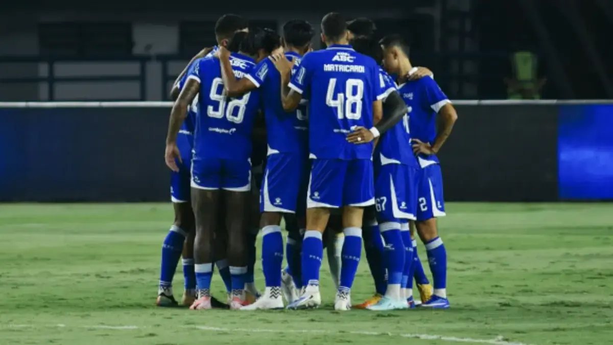 Laga menarik akan tersaji saat Persib Bandung menjamu PSIM Yogyakarta di Stadion Gelora Bandung Lautan Api.