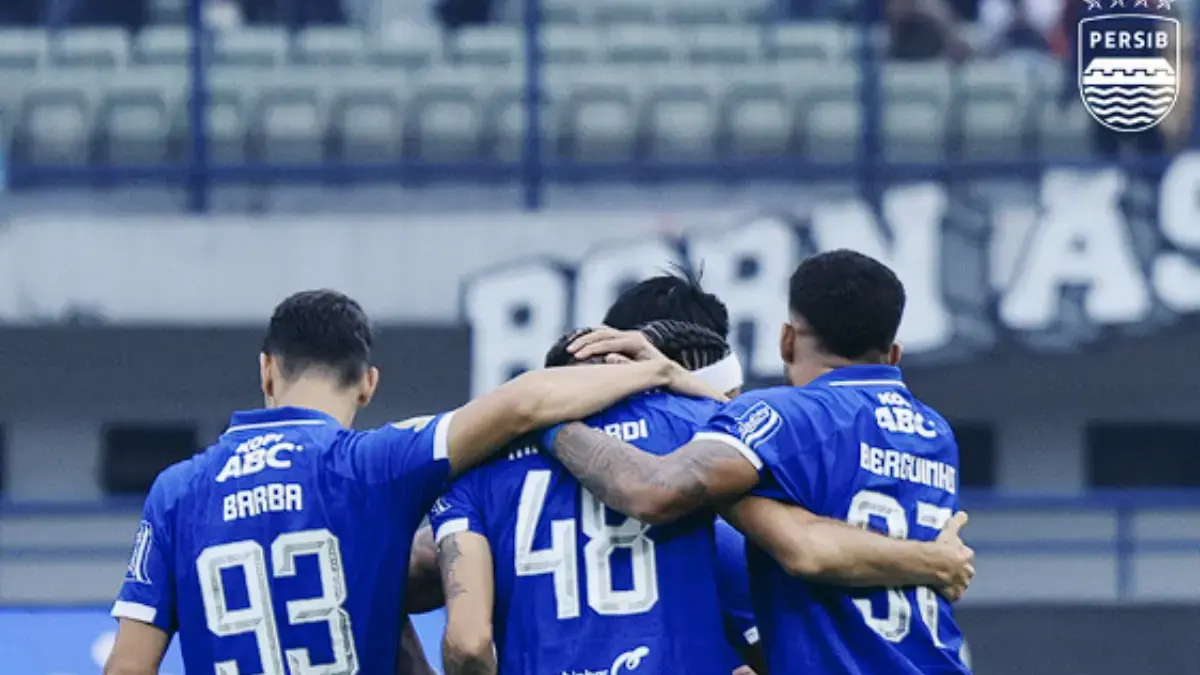 Pertandingan Persib Bandung vs Persija Jakarta di Stadion GBLA