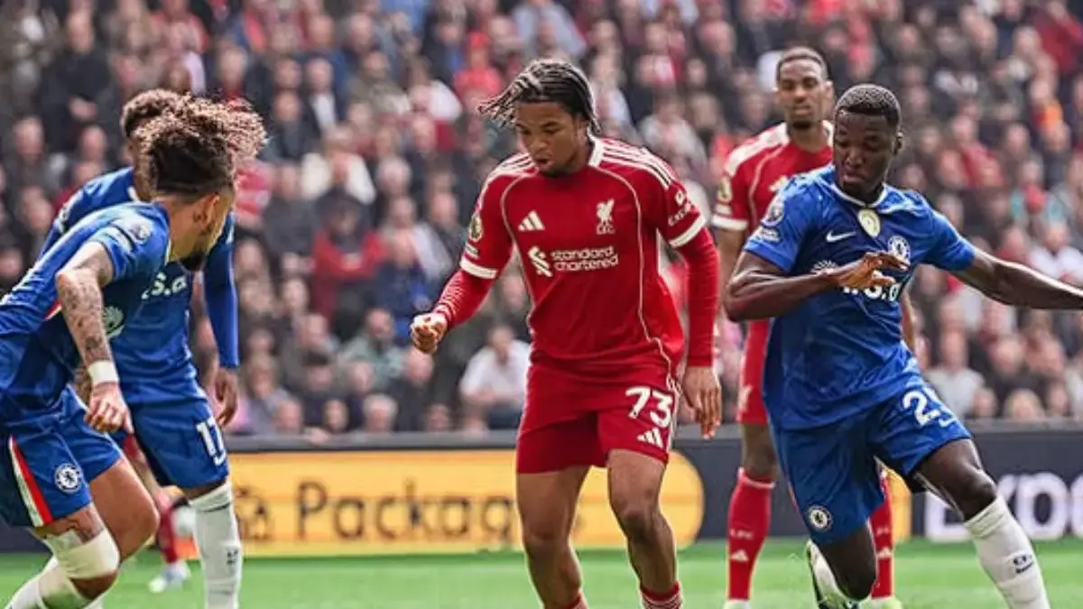 Liverpool dan Chelsea bermain imbang 1-1 pada babak pertama di Anfield