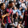 Para pemain Levante merayakan gol kemenangan atas Celta Vigo di Estadio Abanca Balaídos