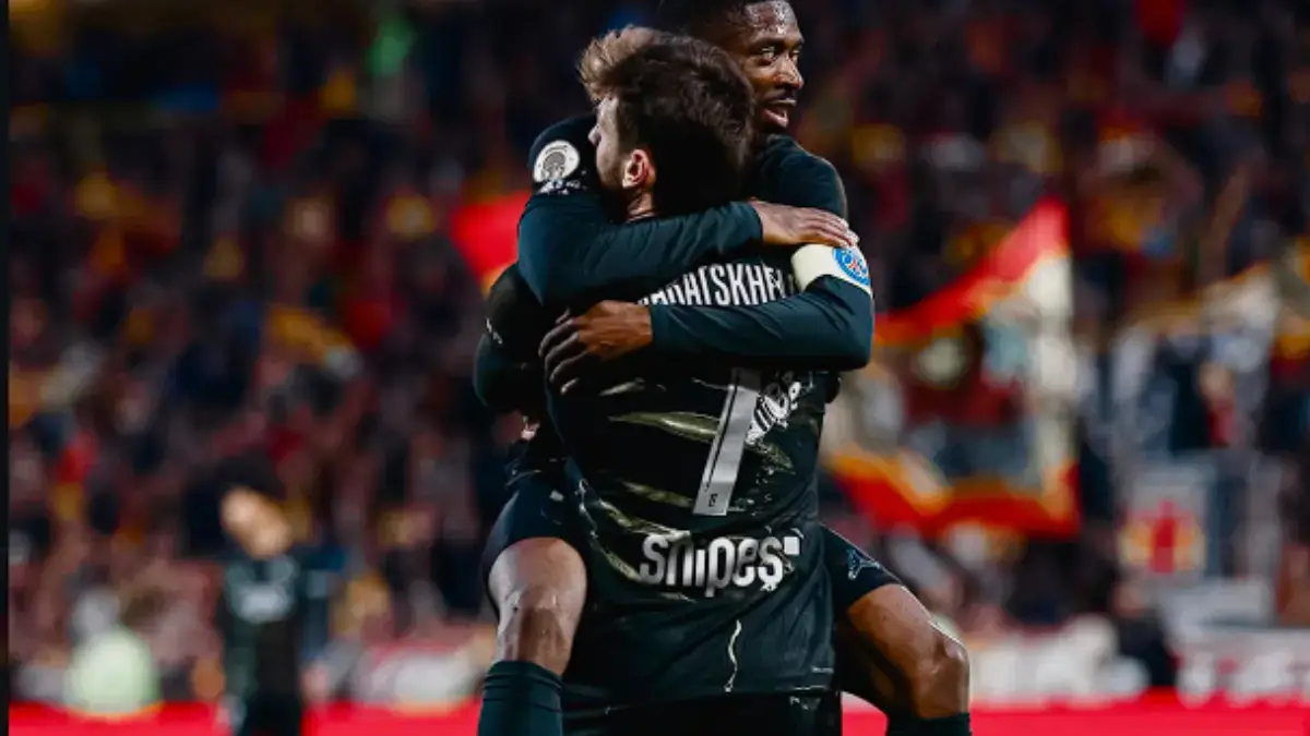 Live Score RC Lens vs PSG: Kvaratskhelia Cetak Gol, Les Parisiens Unggul 1-0 di Babak Pertama PSG