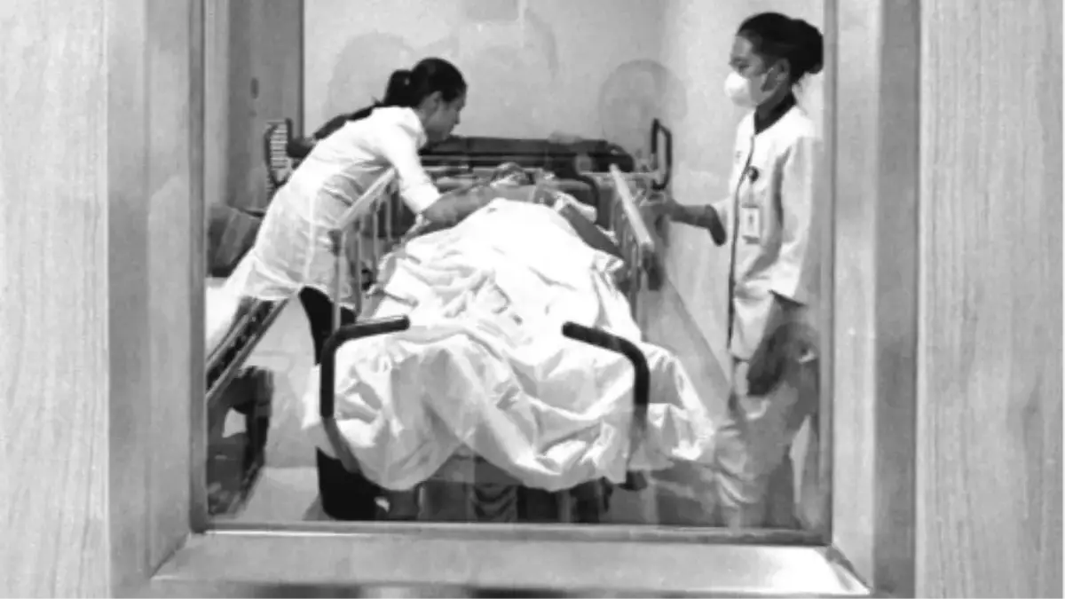 Franka Makarim, mengungkap bahwa suaminya harus menjalani operasi untuk kelima kalinya usai sidang tuntutan.