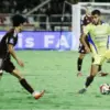 Pertandingan antara Persib Bandung melawan PSM Makassar menjadi salah satu laga paling panas di musim ini.