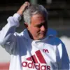 Jose Mourinho disebut tinggal selangkah lagi kembali menangani Real Madrid.