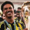 Jayden Oosterwolde, yang ternyata pernah merasakan langsung dilatih oleh pelatih asal Portugal tersebut.