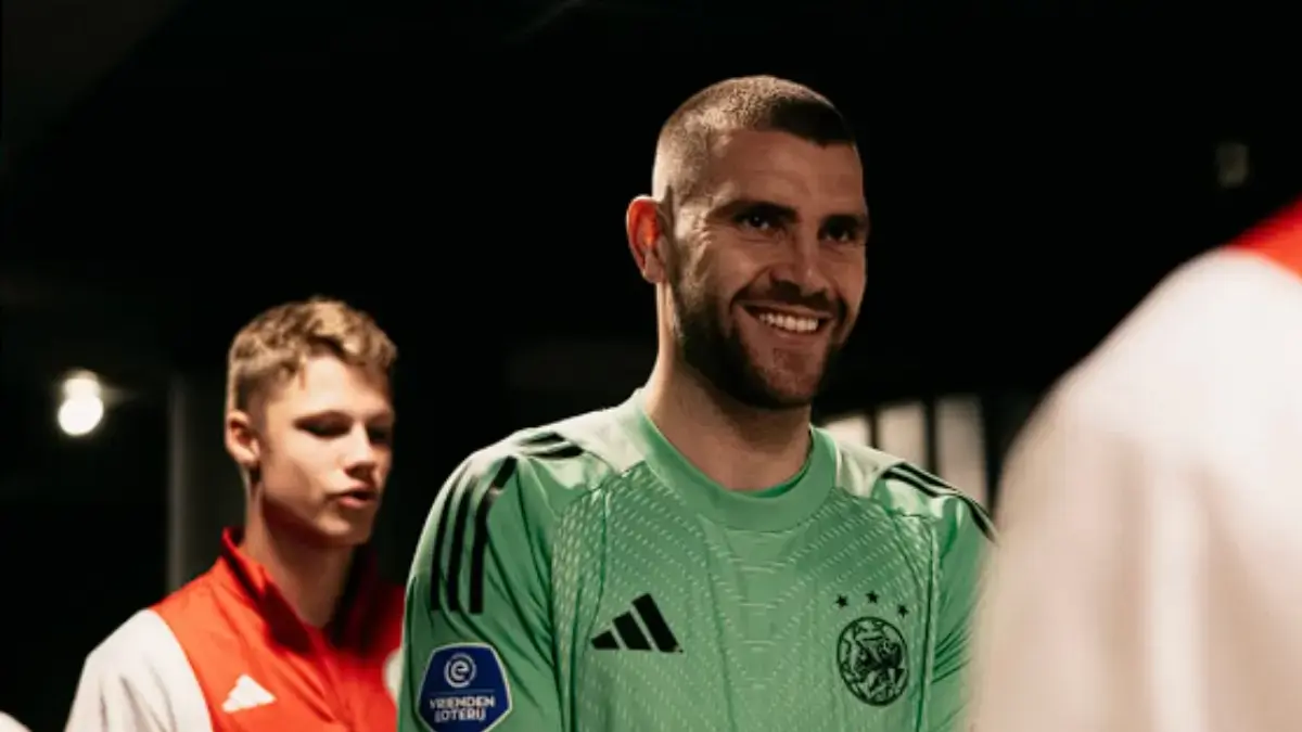 Hasil Babak Pertama Ajax vs Groningen: Kiper Maarten Paes Belum Kebobolan Marten Paes