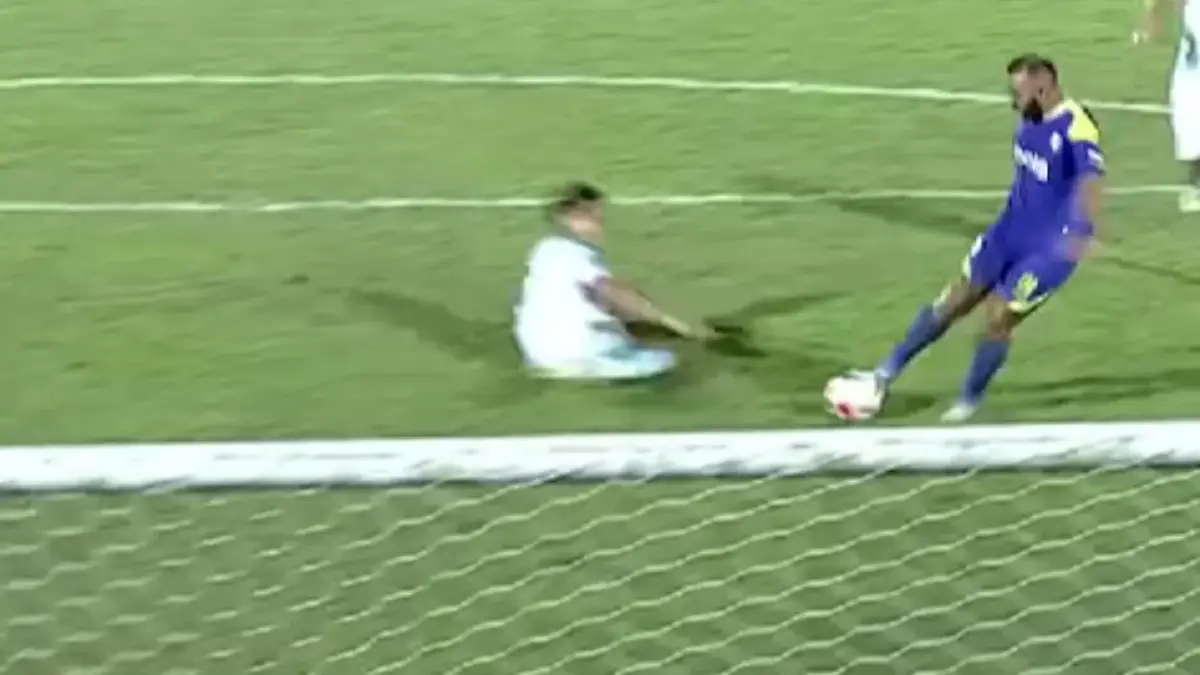Baru tiga menit setelah kick-off babak kedua, Dalberto berhasil mencetak gol pada menit ke-48.