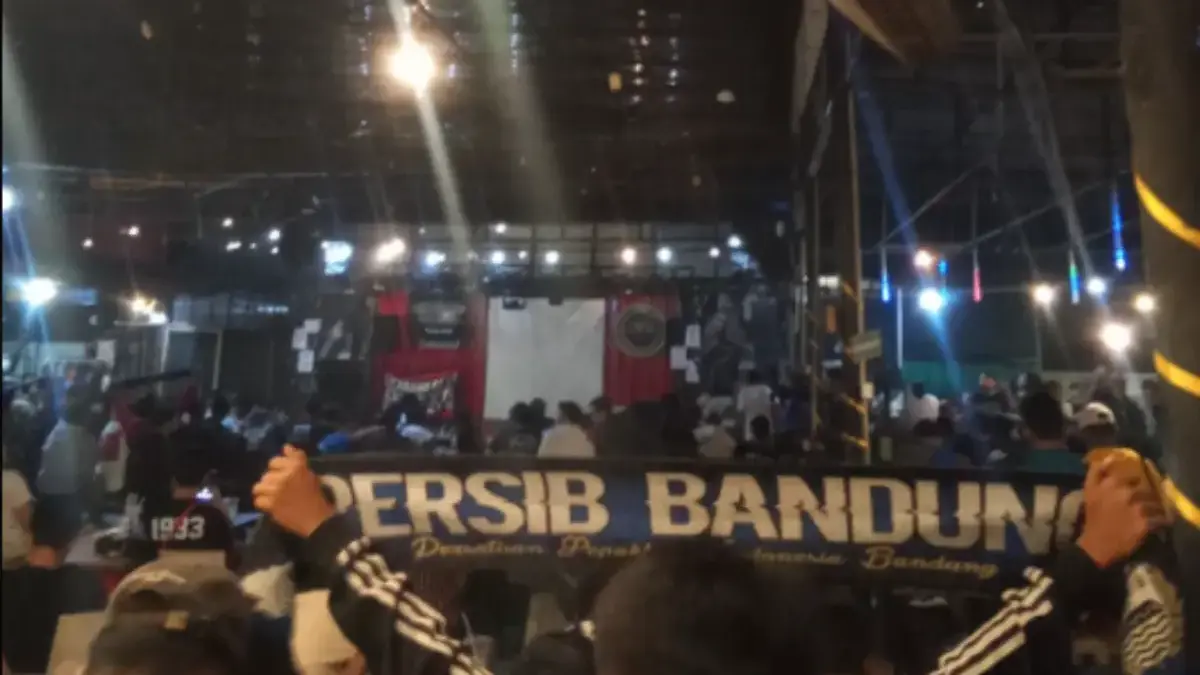 Daftar Lokasi Nobar Persib vs Persijap di Cirebon dan Kuningan, Bobotoh Siap Sambut Laga Penentuan Ludesnya tiket pertandingan membuat kegiatan nobar menjadi pilihan utama bagi banyak pendukung Persib.