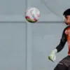 Kiper muda Persija Jakarta, Hafizh Rizkianur, bertekad menutup musim SuperLeague 2025/2026 dgn hasil manis.