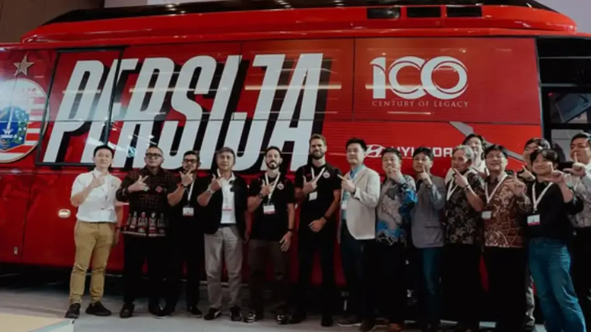 Persija Jakarta resmi memperkenalkan bus listrik baru sebagai kendaraan operasional tim.
