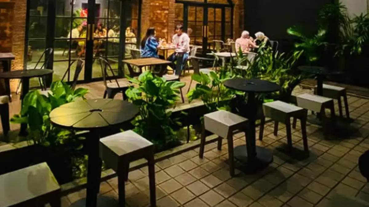 7 Cafe Hidden Gem di Cirebon yang Lagi Hits: Suasana Estetik, Adem, dan Cocok Buat WFC Sundaze Coffee & Eatery