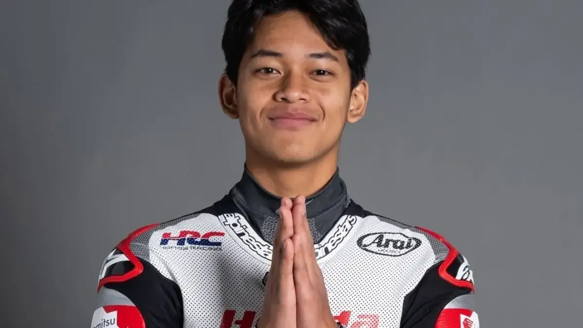 Veda Ega Kurang Percaya Diri di Moto3 Catalunya: Masalah Grip Ban dan Suhu Lintasan Jadi Biang Kerok Veda Ega Pratama saat sesi latihan bebas Moto3 Catalunya 2026 di Sirkuit Barcelona