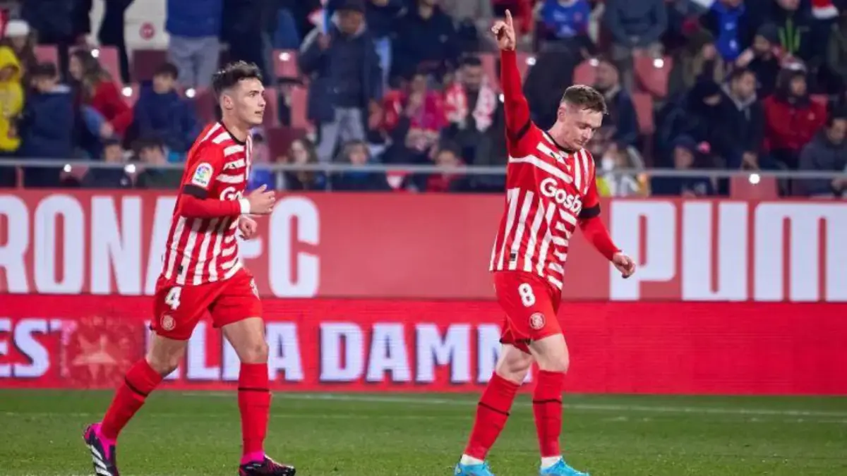 Ajax Kian Nekat! Tak Hanya Incar Pelatih Girona dan Daley Blind, Pemain MVP Kini Juga Diboyong ke Belanda! Viktor Tsygankov