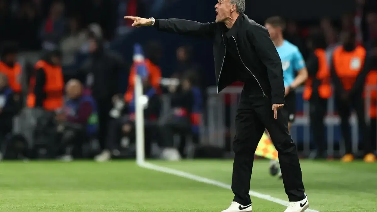Sebelum Kontrak Carrick Dipermanenkan, MU Sempat Gagal Rekrut Luis Enrique yang Jadi "Mimpi Rahasia" Pelatih Paris Saint-Germain