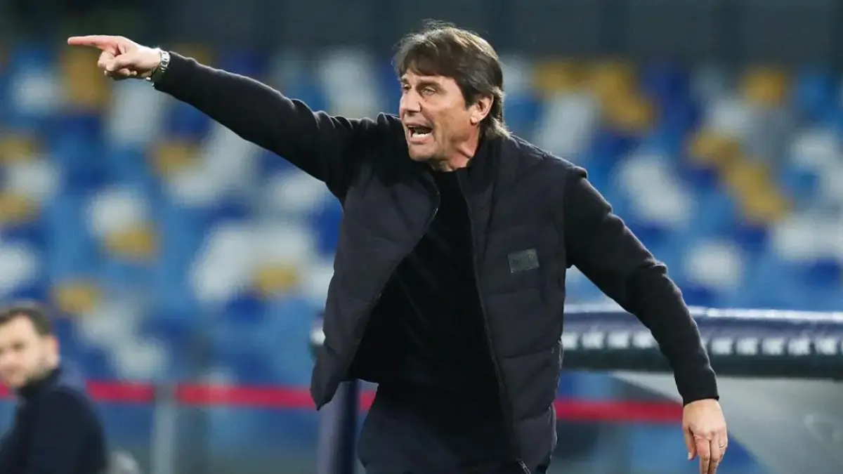 Pelatih Napoli