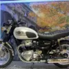Motor Kawasaki W800 klasik putih