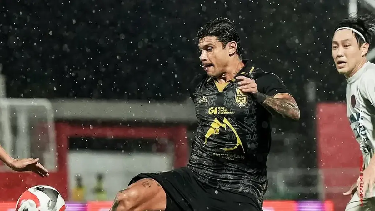 Malut United vs Persib Bandung