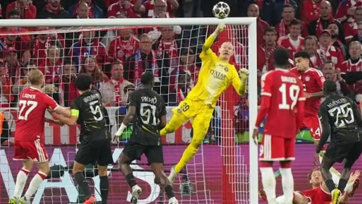 Safonov Jadi Tembok Bayern