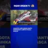 Anggota Satlinmas Bantu Bersihkan Lumpur Pasca Banjir